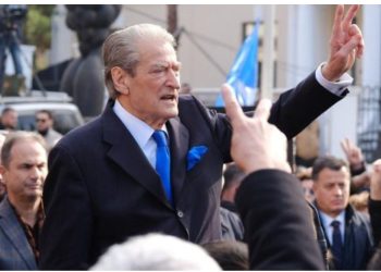 PD hap zyrtarisht sot fushatën zgjedhore! LaCivita krah Berishës