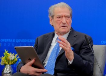 Denoncimi i Berishës: Burgu i Reçit me drejtor Safet Bajrin, u transferua me urdhër të Manjës dhe Agasit