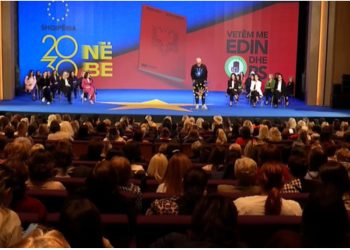 “As nuk e diskutoj fare që do të jetë socialiste!” Rama: Nuk është e largët dita kur Shqipëria do të ketë gruan e parë kryeministre