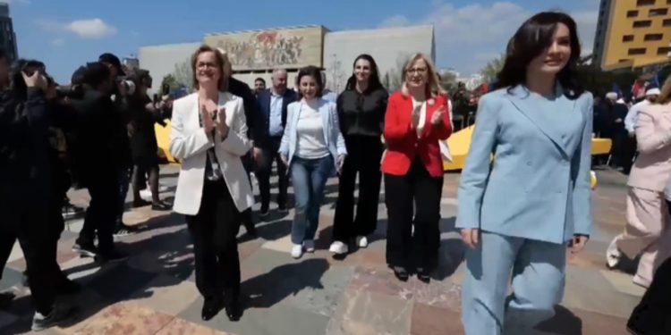 Me këngën e Parashevi Simakut, prezantohet qarku i Tiranës në fushatën elektorale të PS