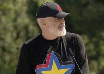 “Zoti i ka dhuruar çdo populli një profet, Shqipëria ka Skënderbeun”/ Rama: Ndarje pa kthim me Azinë dhe bashkimi përfundimtar me Evropën