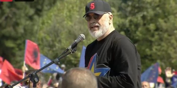 “Kemi në dorë fatin europian të vendit”/ Rama: Kush e do zonjën e Shqipërisë në sallonin e BE, voton PS