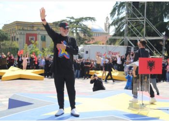 “Kush është miu?”- Edi Rama ironizon Chris LaCivita, e quan “Latif”! Kryeministri: Gjeti budallenj që i paguajnë! Kur ia fut asaj që s’thuhet në atë farë feje është të kesh lindur me këmishë