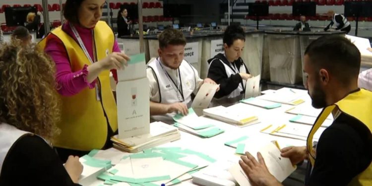 Vota e diasporës/ Përgatiten zarfet që do t’u shpërndahen emigrantëve, çfarë dihet për procesin