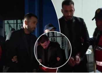 VIDEO/ Me kokën ulur dhe i prangosur, dalin pamjet e shoqërimit nga policia të Jozefin Markut pasi goditi konkurentin në Big Brother