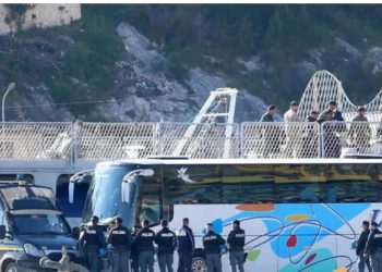 “Të rrezikshëm për shoqërinë”/ Media italiane: 60% e emigrantëve që u transferuan në Gjadër janë të dënuar për tentativë vrasje, abuzim seksual, drogë…