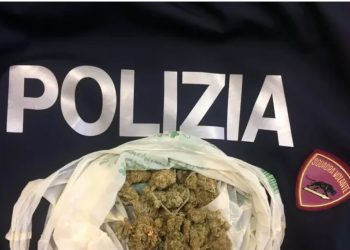 U kap me 10 kg hashash të ndarë në pako në çantën e shpinës, arrestohet 28-vjeçari shqiptar në Itali