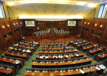 Pikëpyetjet mbi qeverisjen/ Mbahet sot seanca konstituive e Kuvendit të ri të Kosovës