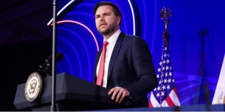 “Charles de Gaulle e donte Amerikën!” JD Vance: Evropa nuk mund të jetë një “vasale e përhershme e sigurisë” së SHBA-së