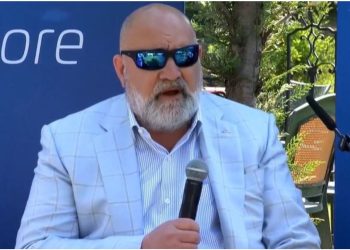 Chris LaCivita me të rinjtë: Kjo fushatë ka të bëjë ekonominë dhe të ardhmen, prandaj ju duhet të ngriheni dhe zëri juaj të dëgjohet