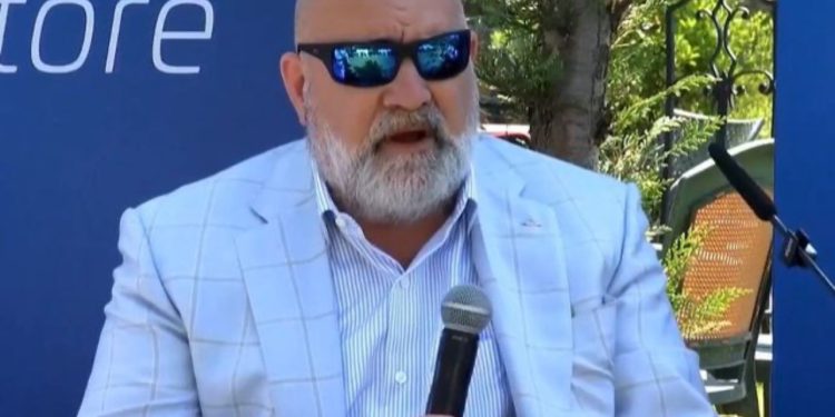 Chris LaCivita me të rinjtë: Kjo fushatë ka të bëjë ekonominë dhe të ardhmen, prandaj ju duhet të ngriheni dhe zëri juaj të dëgjohet