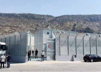 Trazirat dhe kaosi në kampin e Gjadrit, 10 emigrantë janë transferuar në qelitë e burgut të ndërtuar brenda objektit