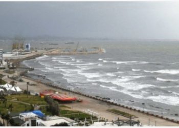 Përkeqësohet situata hidrometeorologjike në Vlorë, ndalohet pajisja me leje e mjeteve të vogla lundruese dhe të peshkimit