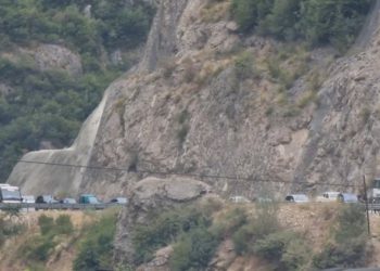 Aksident i rëndë në Rrugën e Arbrit, përplasen dy makina, humb jetën një nga drejtuesit