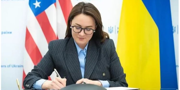 Ukraina: Plani i marrëveshjes për mineralet mes SHBA-së dhe Ukrainës është nënshkruar