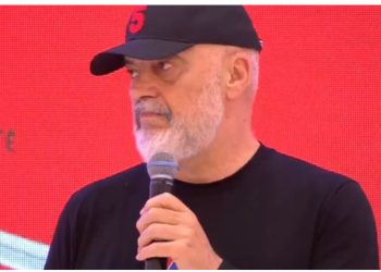 “Edhe Kurbini që është burrë bëri hajër vetëm me një grua”/ Rama nga Lezha: Sot gratë dhe vajzat nuk janë më pas dere, por janë pjesë e vendimmarrjes!