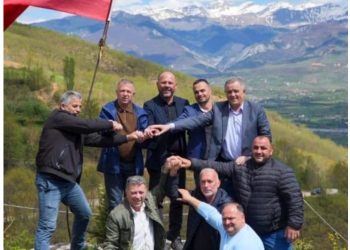 “Gjysma e burrave janë normal, të tjerët janë çyryk”- Xhelal Mziu i përgjigjet Ramës: Dibra nuk ta fal! Më 11 Maj do të përballesh me zemërimin e një populli!