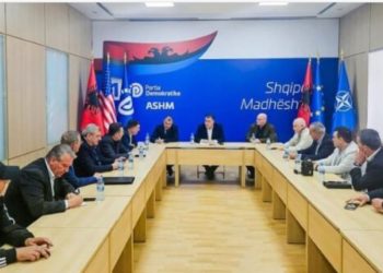 Noka takim me aleatët: Masivizmi i votës së emigrantëve përmes përqendrimit te rrjetet sociale me degët e partive aleate në diasporë