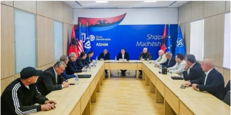 Noka takim me aleatët: Masivizmi i votës së emigrantëve përmes përqendrimit te rrjetet sociale me degët e partive aleate në diasporë