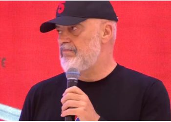 “Unë pa gruan jam ndërtim pa leje”, Rama batuta në Lezhë: Na ishin mërzitur pse u thashë burrave çyrykë!