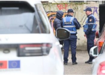 EMRAT/ Në kërkim ndërkombëtar nga Italia, arrestohen dy persona me rrezikshmëri shoqërore në Fushë-Krujë dhe Dibër