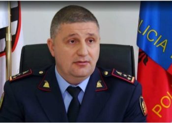 SPAK lëshoi udhërarrest ndaj tij/ Shefi i qarkullimit Rrugor në Tiranë Roven Zeka arratiset, Tirana në kaos dhe trafik, nuk u shpërndau policëve detyrat