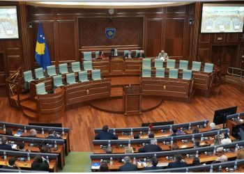 Pas dy dështimesh/ Votohet raporti për verifikimin e mandateve, betohen deputetët e rinj të Kuvendit të Kosovës