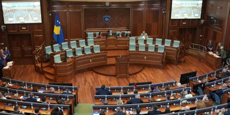 Pas dy dështimesh/ Votohet raporti për verifikimin e mandateve, betohen deputetët e rinj të Kuvendit të Kosovës