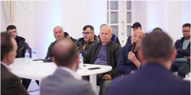 Bardhi me naftëtarët: Garantoj rishikimin e statusit, nuk pranojmë të abuzohet mbi djersën tuaj