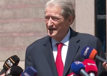 Berisha uron besimtarët nga kisha e ‘Shën Palit’: Pashkën tjetër ta kremtojmë pa anti-krishtin në trojet tona