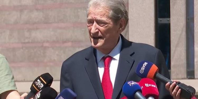 Berisha uron besimtarët nga kisha e ‘Shën Palit’: Pashkën tjetër ta kremtojmë pa anti-krishtin në trojet tona