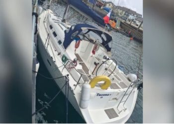 FOTO/ Kontrabanduan 20 emigrantë drejt Britanisë së Madhe, zbulohet jahti luksoz i përdorur nga bandat e dyshuara shqiptare