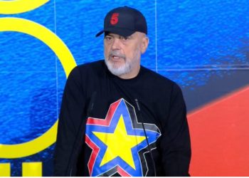 Rama ndërpret takimin, mban një minutë heshtje për Papa Françeskun: Ishte një Papë ndryshe nga të tjerët