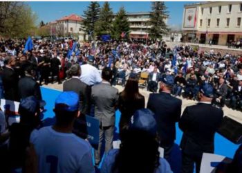 Pensionisti në Pukë i drejtohet Berishës: Rama na varfëroi, na ndau nga fëmijët dhe s’dha asgjë veç premtimeve boshe