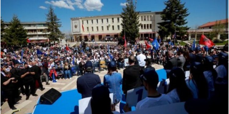 Studentja thirrje qytetarëve: Është koha të zgjohemi të votojmë për PD-në dhe ndryshimin!