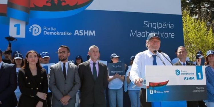 Berisha mban një minutë heshtje për Papa Françeskun: Krishterimi dhe njerëzimi humbën një kolos!