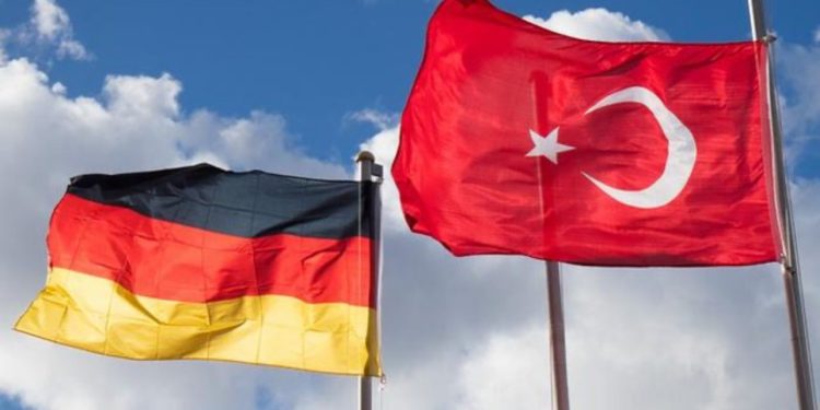 Rriten tensionet Turqi-Gjermani, Berlini bllokon shitjen e avionëve luftarakë