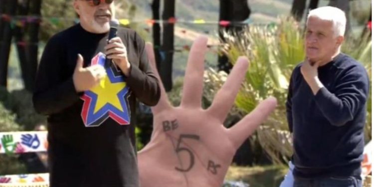 VIDEO/ Në mes të minorenëve, kryeministri iu drejtohet pjesëmarrësve: Kërkoni në google Edi Rama nudo, sa keni parë ju