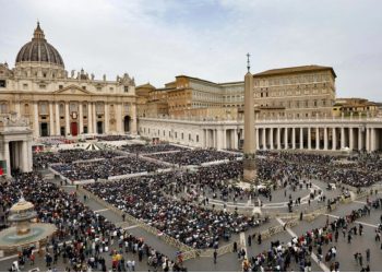 Ndarja nga jeta e kreut të Vatikanit/ Kush janë 8 kandidatët që mund të zëvendësojnë Papa Françeskun, mes tyre edhe 2 me ngjyrë dhe një aziatik