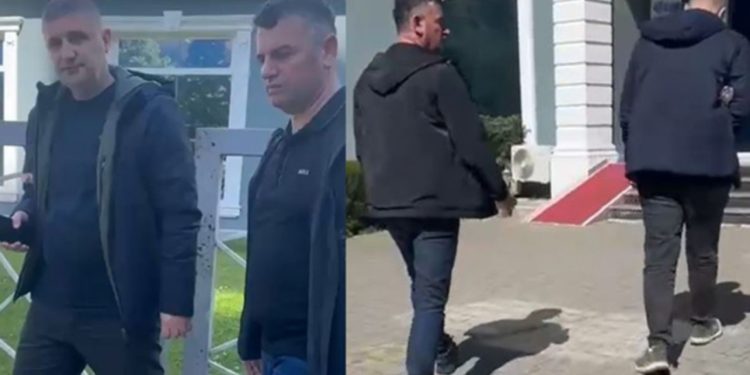 Më duhet edhe 1-mijëshe se mos del keq, zbardhen veprimet që çuan në ndalimin e 3 zyrtarëve policor