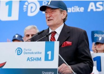 “S’ke turp që mburresh me fotot e tua nudo”/ Berisha akuzon Ramën: Do të zhdukësh nënën shqiptare, ne do të subvencionojmë çdo fëmijë!