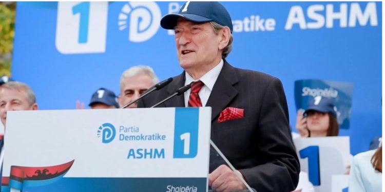 “S’ke turp që mburresh me fotot e tua nudo”/ Berisha akuzon Ramën: Do të zhdukësh nënën shqiptare, ne do të subvencionojmë çdo fëmijë!