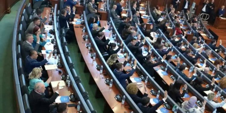 Dështimi për konstituimin, kompromisi i mundshëm dhe mosdakordësia/ Si mund të dilet ngërçi në Kuvend?