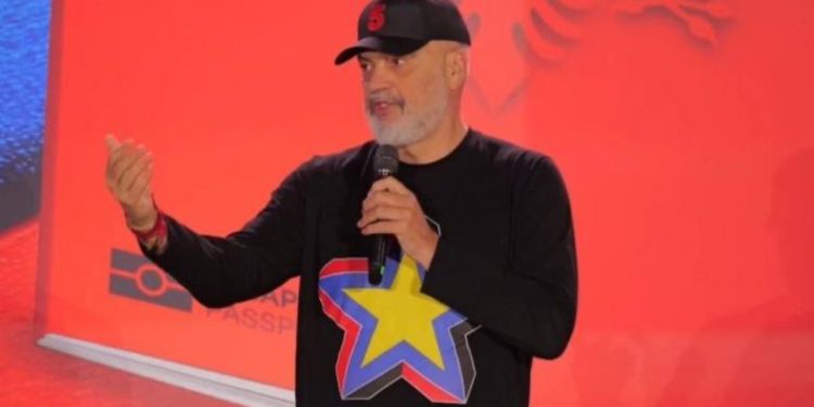 “Të thajmë kënetën që është bërë një pengesë!” Rama në Skrapar: Më 11 maj të shtyjmë Shqipërinë në BE