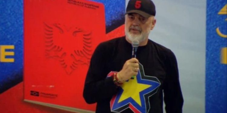 “Ilir Vrenozi lideri i vërtet i PD-së”/ Rama në Skrapar: E ekzaltoi gjithë sallën kur përmendi erotizmin tim