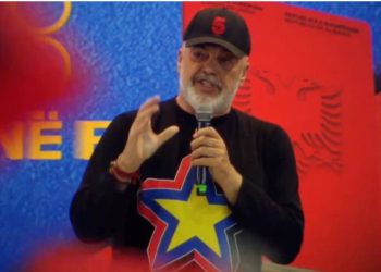 “Altin Dumani nuk erdhi dje nga materniteti!” Rama në Skrapar: Ju këtu jeni specialistë për politikë!