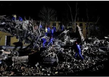 Kievi goditet nga sulmi rus me raketa dhe dron, 9 persona humbin jetën, 63 të tjerë plagosen