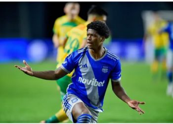 Terror në mesnatë/ Futbollistit ekuadorian i marrin gruan dhe djalin, vetë fshihet nën shtrat