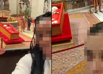 Revoltohen besimtarët katolikë, turistët po bëjnë “selfie” me Papa Françeskun në arkivol