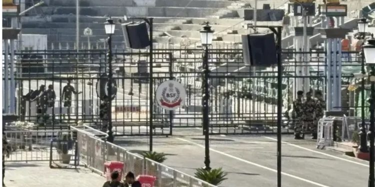 Sulmi në Kashmir rrit konfrontimet mes Indisë dhe Pakistanit, urdhërojnë dëbimin e qytetarëve të vendeve përkatëse nga territori i tyre